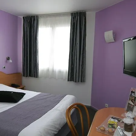 Le Neron - Logis فندق 3*