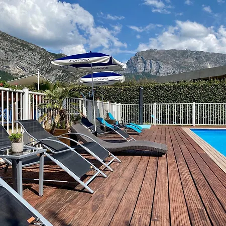 Le Neron - Logis 3* Fontanil-Cornillon